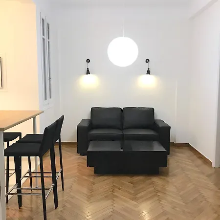 Aristoteles Apartment *